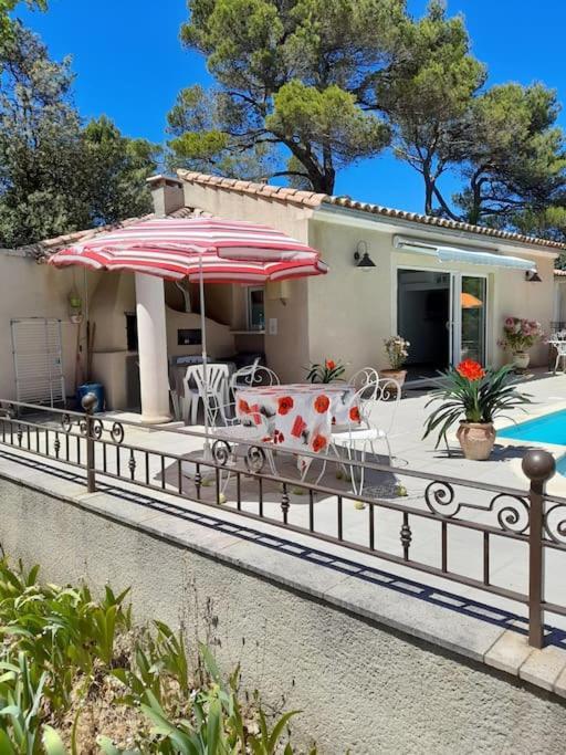 Villa Le Bosquet En Luberon. Ménerbes Extérieur photo